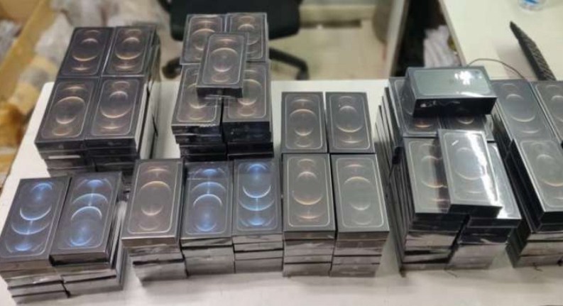 Delhi Customs seizes 367 iPhones worth Rs 3.19 crore smuggled from Riyadh