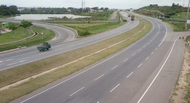 Div Com Jammu inspects progress of work on Ring Road Project