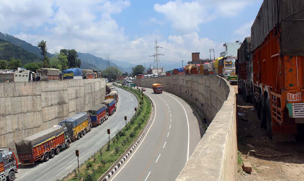 Jammu-Srinagar National Highway Opens For Traffic