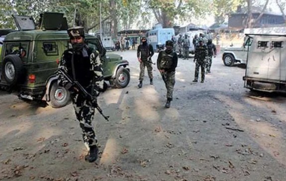 Top Lashkar commander, main recruiter of youth killed in Samboora gunfight: DGP Dilbagh Singh