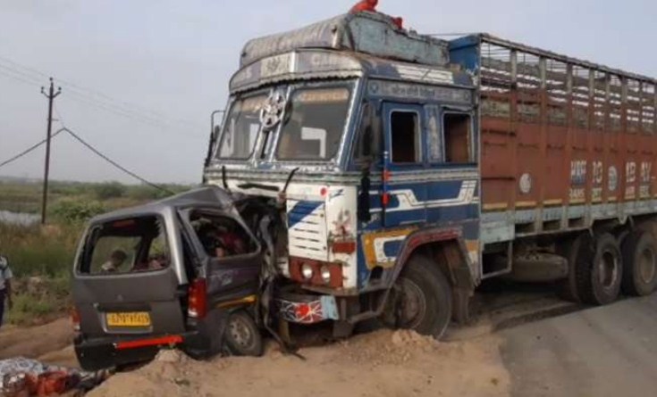 10 killed in car-truck collision in Gujarat’s Anand district