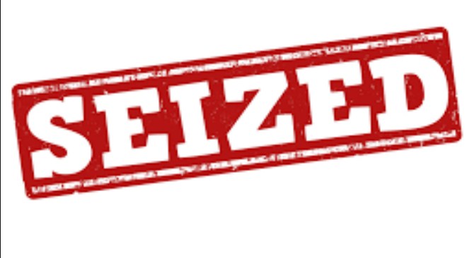 DMO Kishtwar seizes 3 vehicles involved in  illegal mining