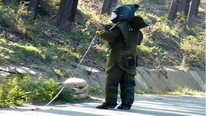 Suspicious object found on Qazigund highway, yatra suspended, restored after clearance