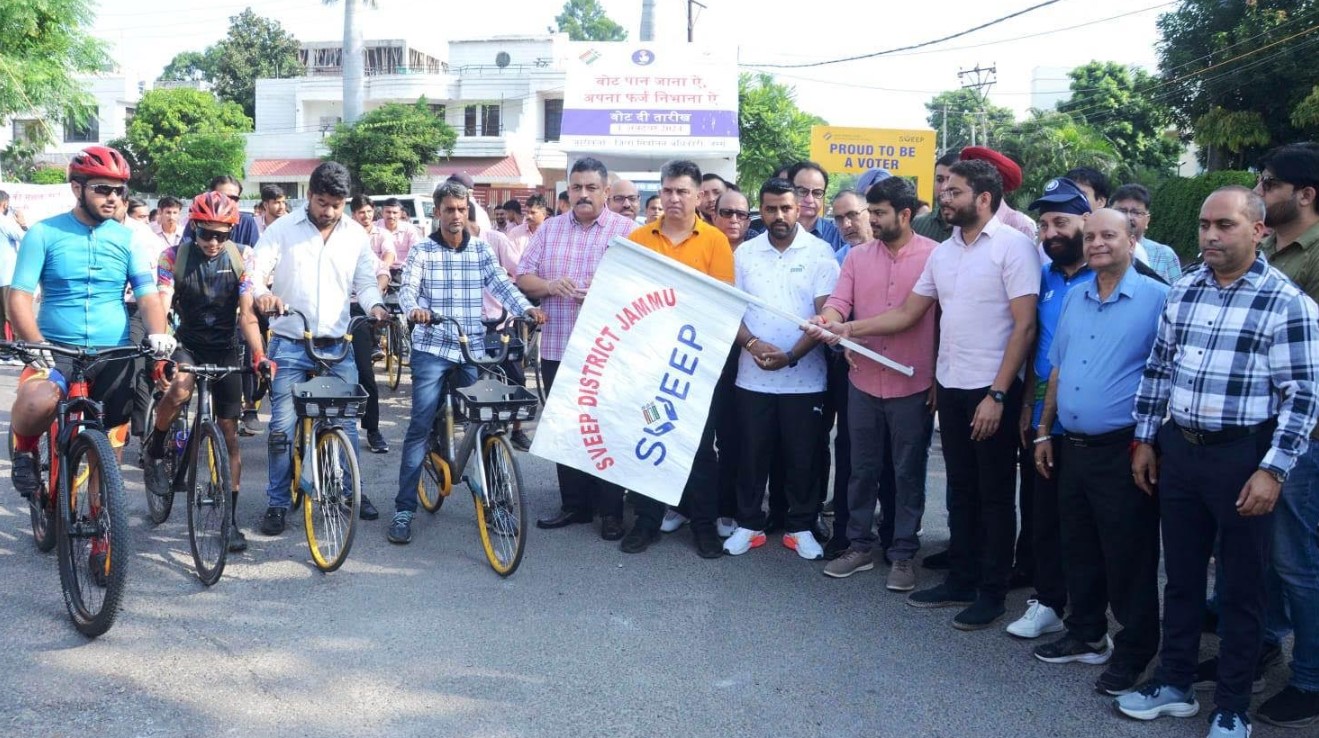 Jammu Smart City organises bicycle rally to promote voter awareness