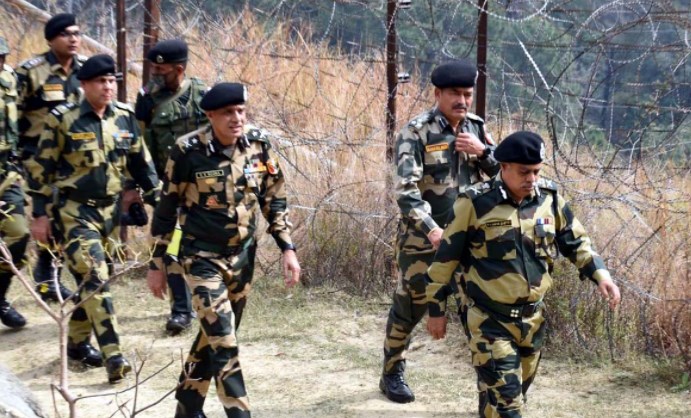 ADG BSF visits Jammu, reviews security situation on IB, LoC