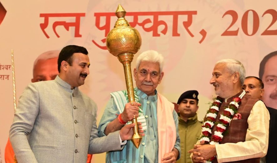 Saints have to be the conscience keepers of the citizens in enabling equity and justice: LG Manoj Sinha