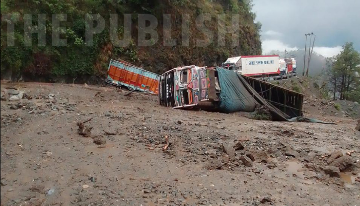Jammu-Srinagar National Highway blocked for traffic due to landslides