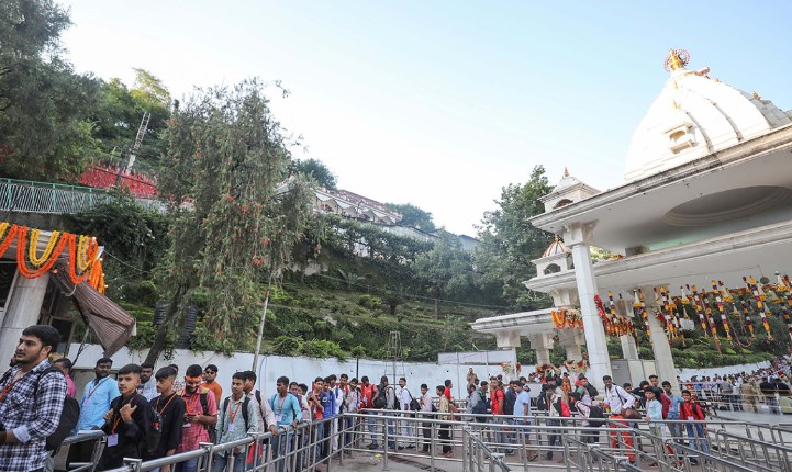 Nearly 10 Lakh devotees payed obeisance at Mata Vaishno Devi this year so far