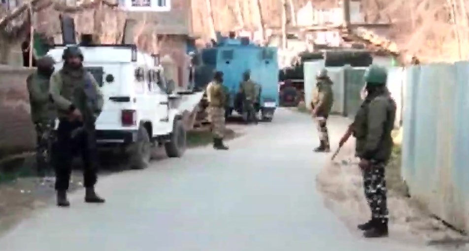 J&K: One terrorist killed in encounter in Shopian, operation underway