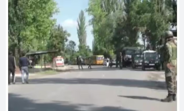 Suspicious object defused on Srinagar-Baramulla highway, traffic restored