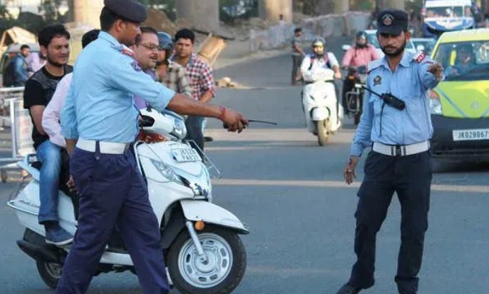 Traffic Police Jammu issue notices to violators at residential address
