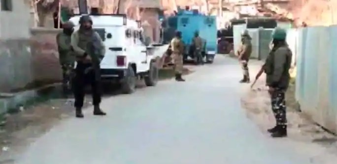 J&K: One terrorist killed in encounter between terrorists and security forces in Pulwama