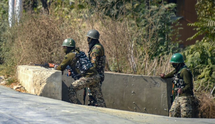 J&K: One unidentified terrorist killed in Awantipora encounter