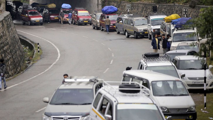 Landslides shut vehicular traffic on Jammu-Srinagar National Highway; restoration work underway, says police