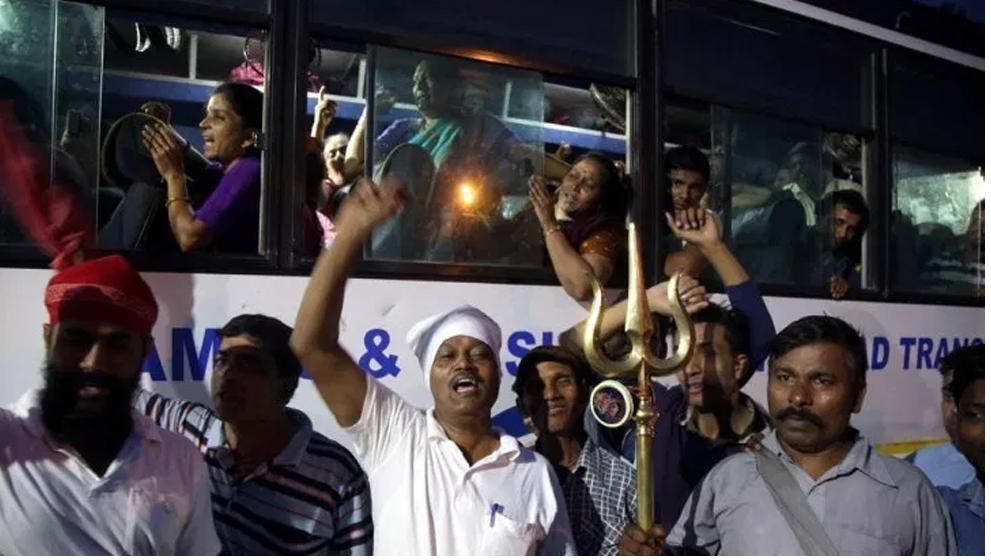 Fresh batch of 2675 yatris leave for Amarnath cave Shrine from Jammu