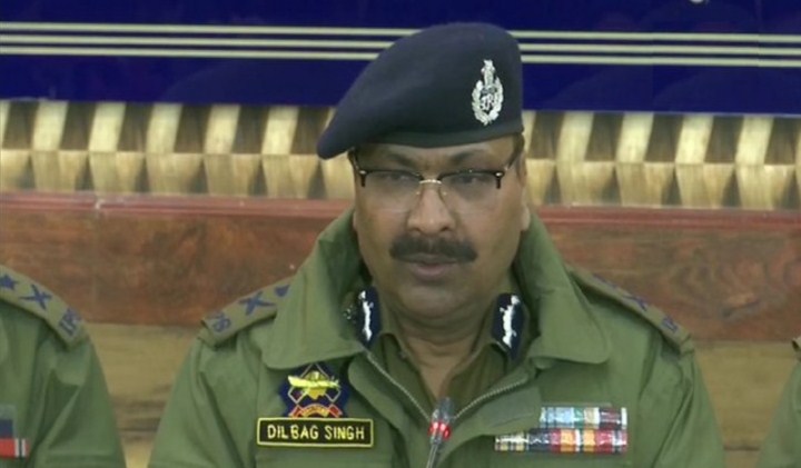 Encounter on Srinagar-Baramulla highway, 1 terrorist caught alive: DGP