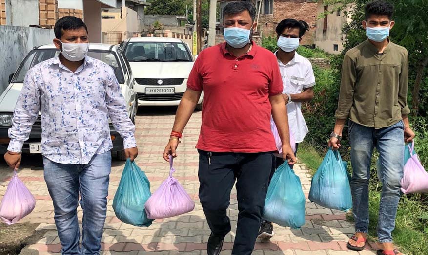 Team Jammu, Yuva Jammu continue to provide ration at door steps of needy