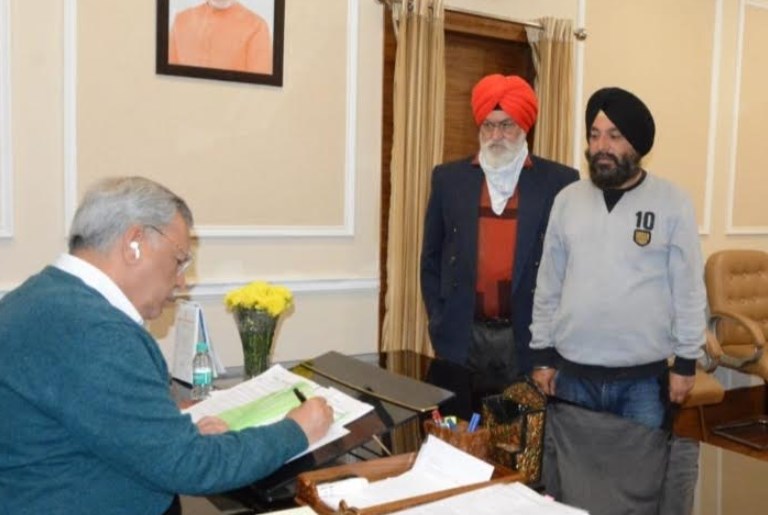 Several deputations, individuals call on Advisor Khan at Jammu
