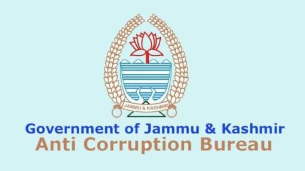Junior Assistant of SWD department caught red handed while accepting bribe by ACB