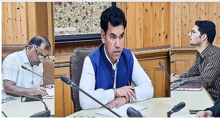 Div Com Kashmir reviews physical progress of Transit Accommodation for PM Package employees
