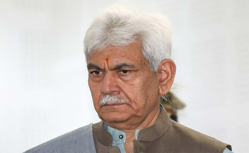 LG Sinha pays heartfelt tributes to bravehearts martyred in Akhnoor Sector
