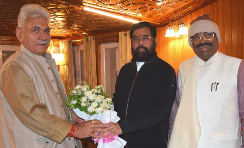 Maharashtra CM Eknath Shinde meets J&K LG Manoj Sinha at Raj Bhawan