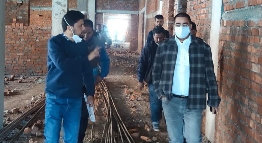 MD JKPCC inspects ongoing works in Anantnag district