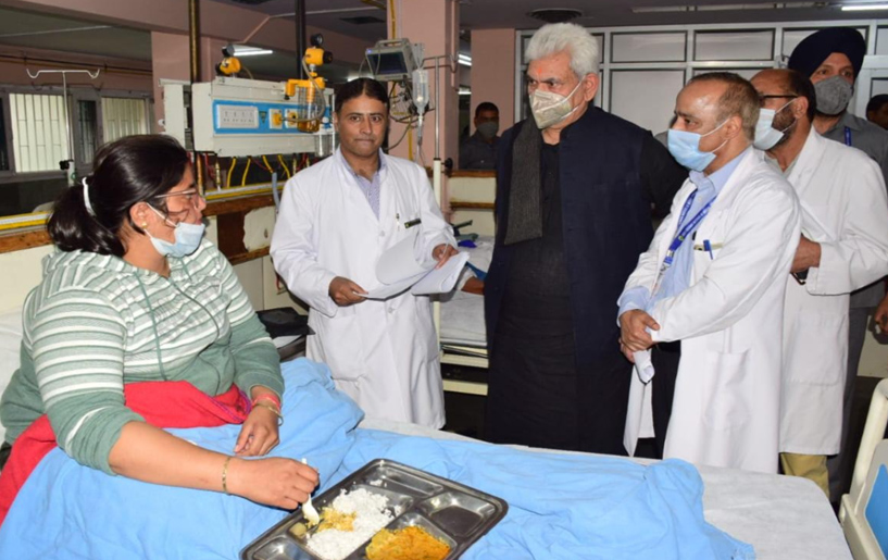 Lt Governor visits SKIMS Hospital