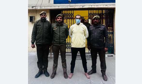 Notorious criminal wanted in 17 FIRs apprehended in Samba