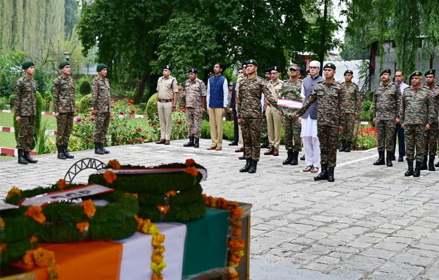 CM Omar Abdullah pays tributes to Soldiers Martyred in Kulgam Encounter
