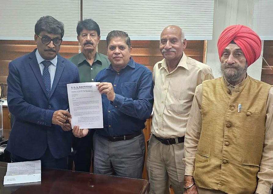 J&K govt assures PoJK refugees to review issue of land transfer under Sec 254-C of 1965