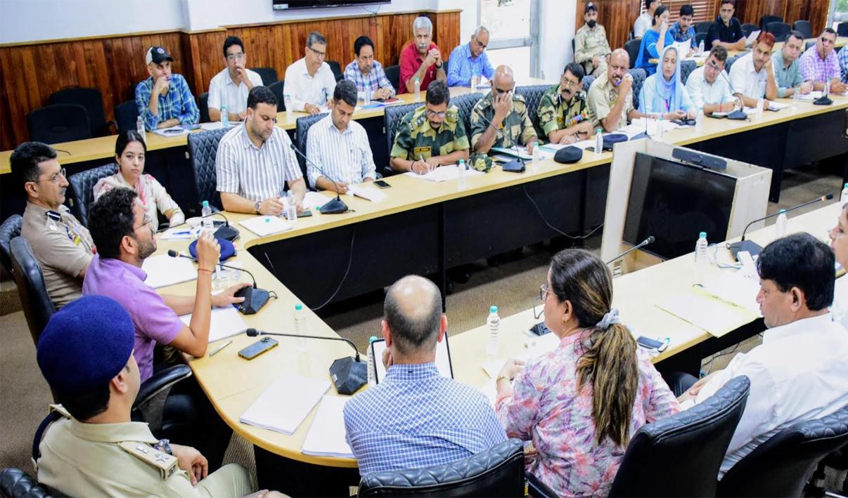 DC Jammu reviews flood preparedness measures ahead of Monsoon