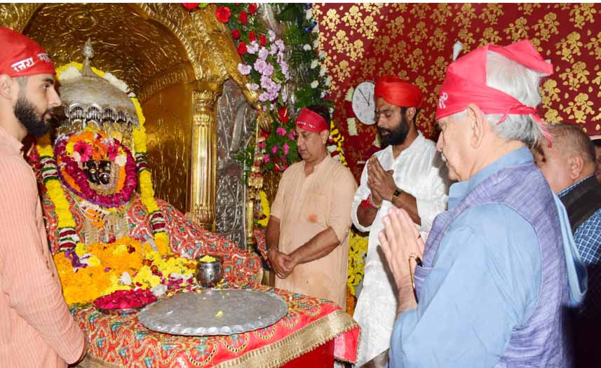 LG Sinha pays obeisance at Bawe Wali Mata Temple Jammu