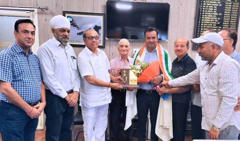 Director Tourism Jammu receives Prestigious Award for promotion of tourism potential of Jammu Region