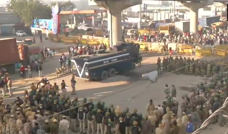 Protesting Punjab farmers hold meet; heavy security at Singhu border
