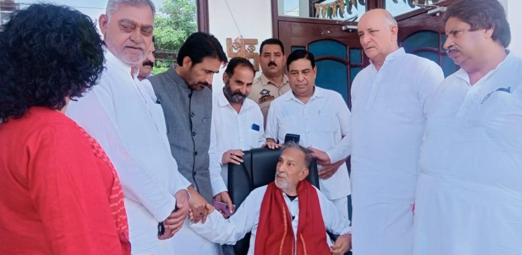 JKPCC Chief, other Congress Leaders visited Prof Bhim Singh