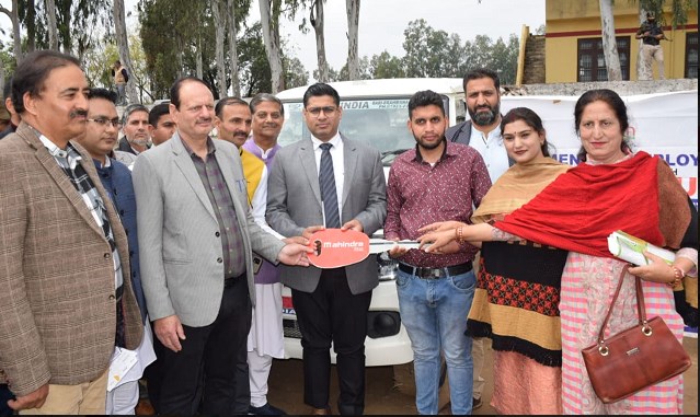 Badalta J&K: Shalini becomes thriving entrepreneur by availing Tejaswani scheme