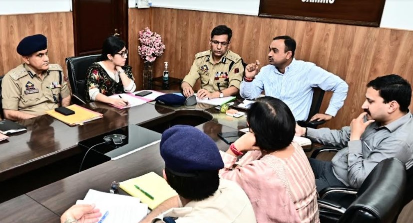 Div Com Jammu, ADGP review action plans to tackle drug menace