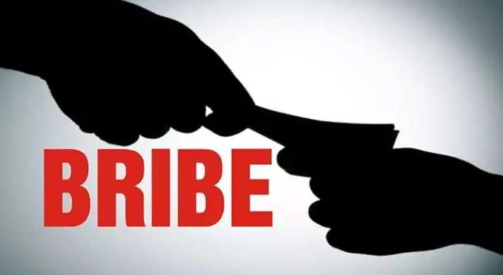 ACB arrests Girdawar, Lumberdar with Rs 20,000 bribe red-handed in J&K