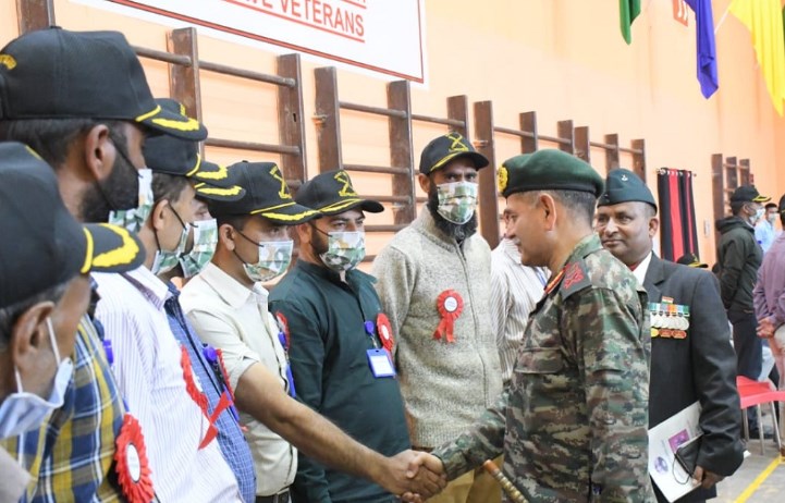 Northern Army Commander interacts with ex-servicemen in Srinagar