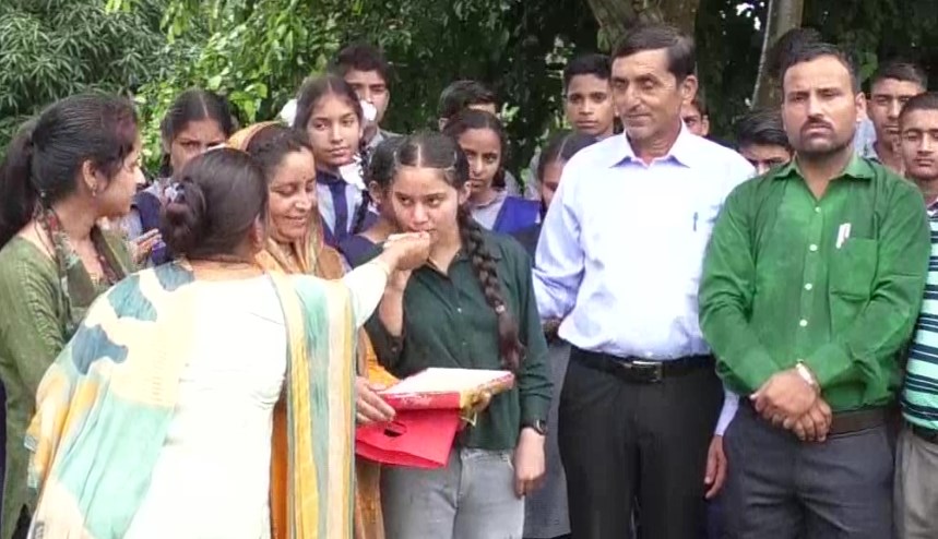 Reetika Sharma, Udhampur village girl, tops J&K 10th board exams, wants to be Army officer