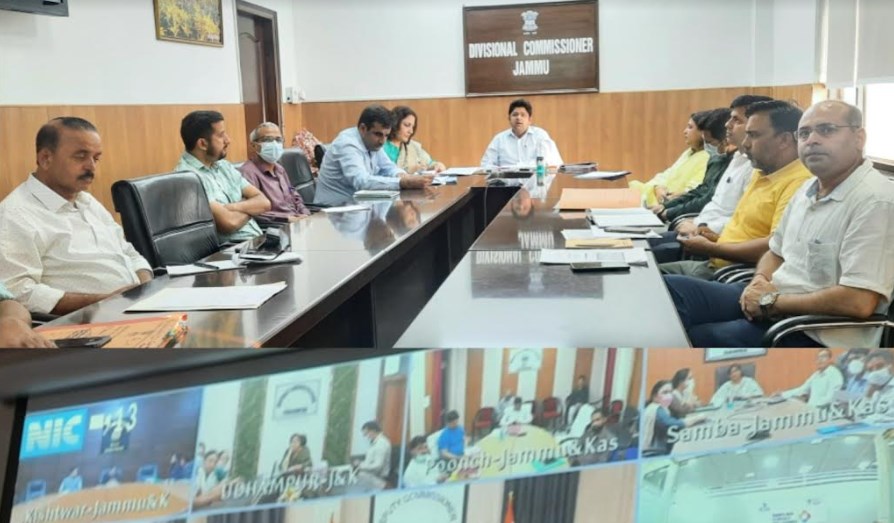 Div Com reviews implementation of skill development schemes by different departments