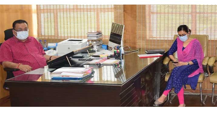 Navin Choudhary discusses modalities for e-auction of wholesale cum retail fish shops at Narwal Jammu