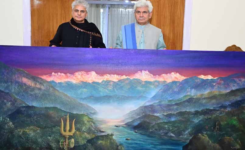 Renowned Artist & Painter KK Gandhi presents special Live Painting to Lt Governor