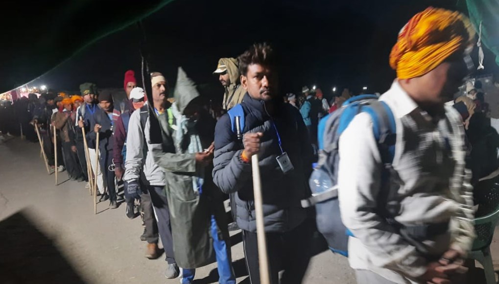 Amid tight security, Over 7,000 more pilgrims leave Jammu base camp for Amarnath Yatra