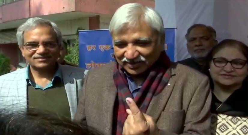Sunil Arora Chief Election Commissioner cast his vote in Delhi elections 2020