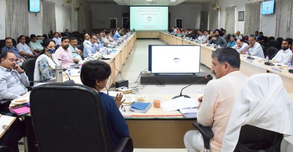 SAMBA: MP Jugal Kishore reviews implementation of CSSs at DISHA meeting