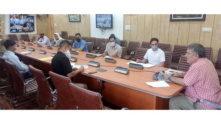 Dr Samoon reviews functioning of private ITIs across J&K