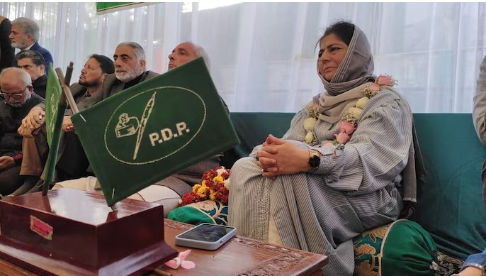 Express unhappiness over abrogation of Art 370 through your votes: Mehbooba