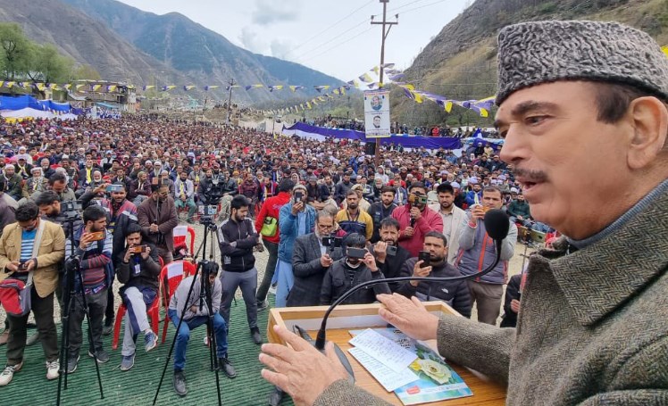 Weak J&K not in interest of country: DAP leader Ghulam Nabi Azad